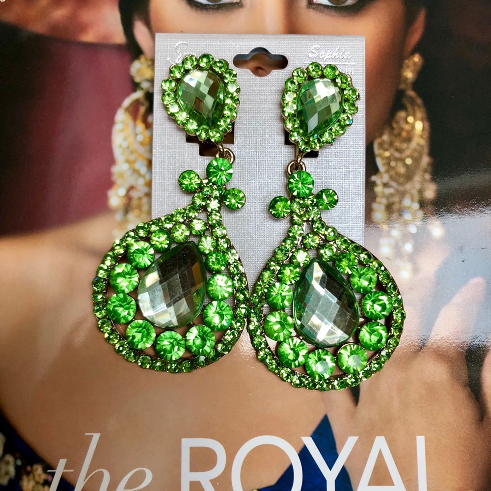 Green fancy crystal earrings🌟